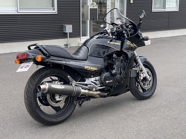 Kawasaki GPz900R A10 有難かっ H6年式逆車 黒金